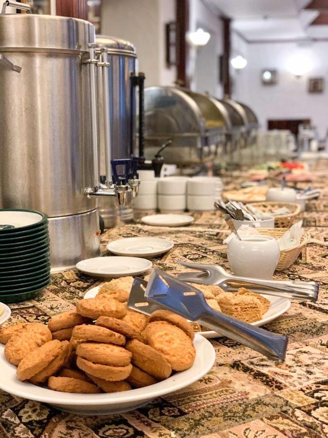 Ukraina Hotel Cherkasy Bagian luar foto