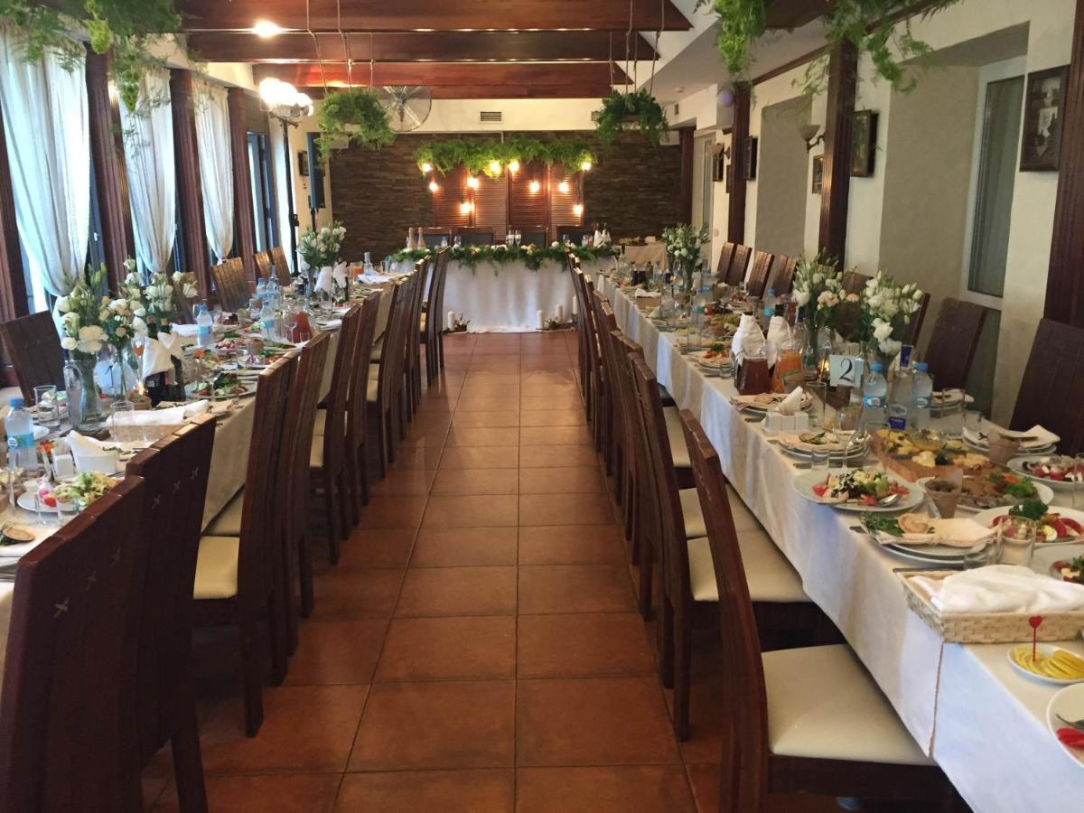 Ukraina Hotel Cherkasy Bagian luar foto