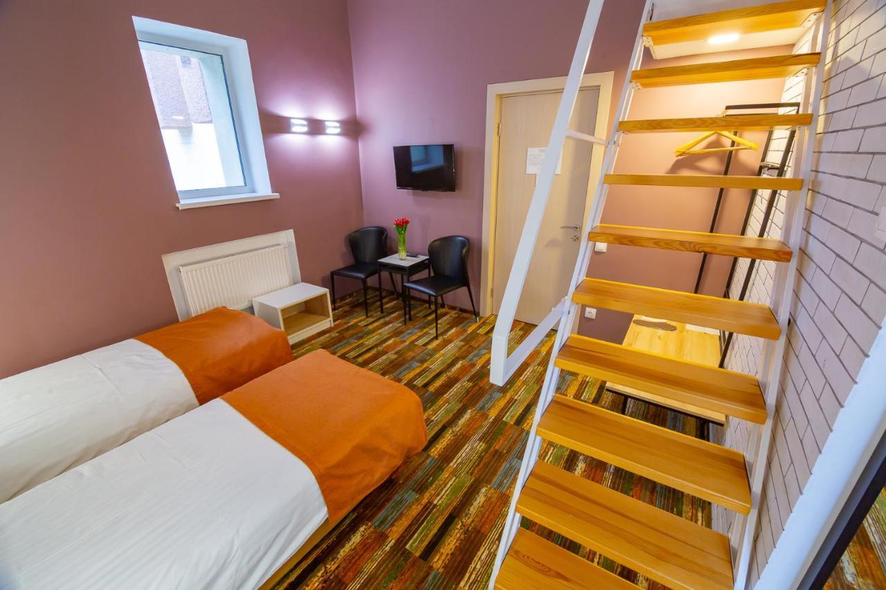 Ukraina Hotel Cherkasy Bagian luar foto