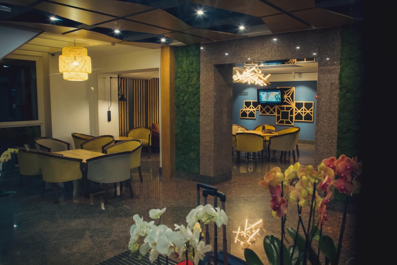 Ukraina Hotel Cherkasy Bagian luar foto