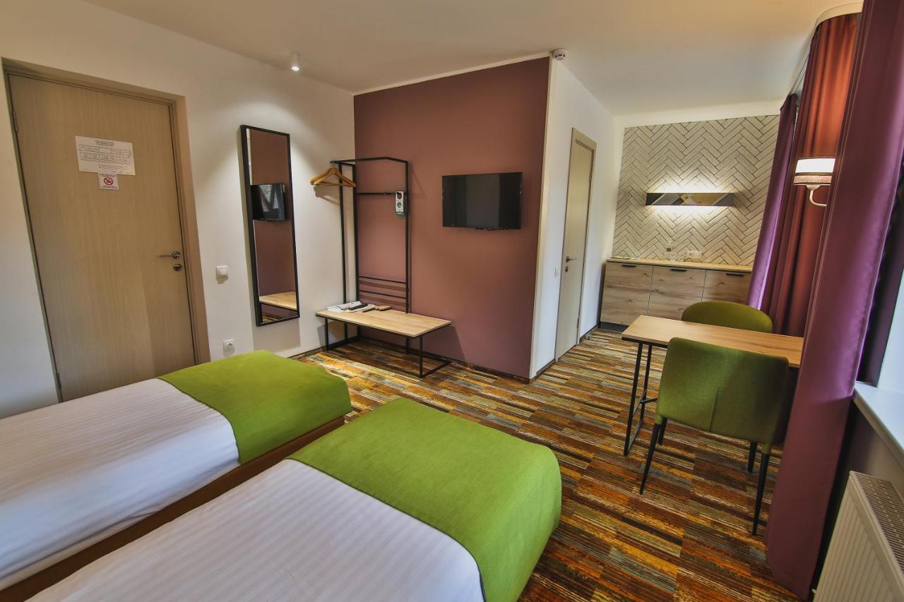 Ukraina Hotel Cherkasy Bagian luar foto