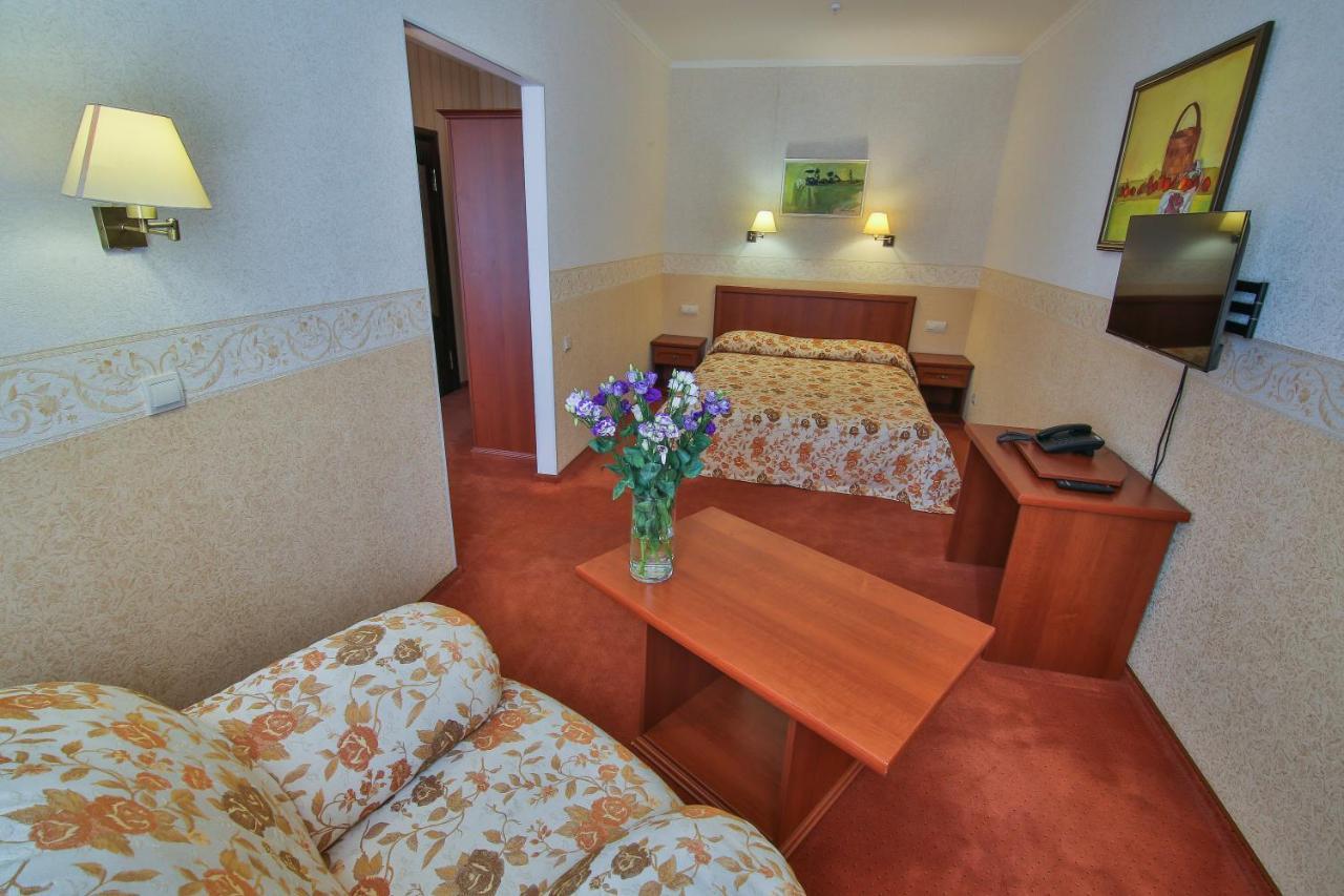 Ukraina Hotel Cherkasy Bagian luar foto